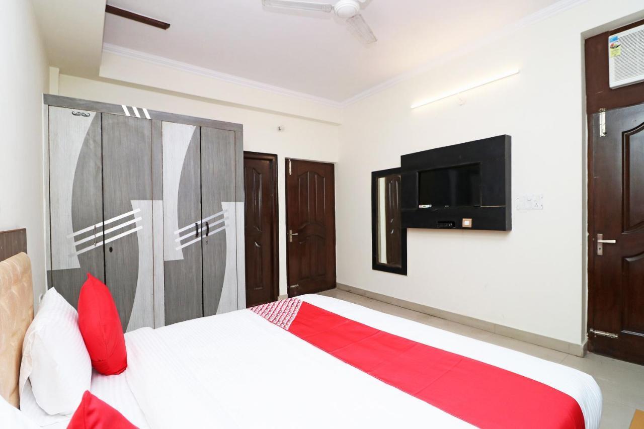 Oyo Flagship 28755 Hotel 9 Palm Rājpur Eksteriør billede